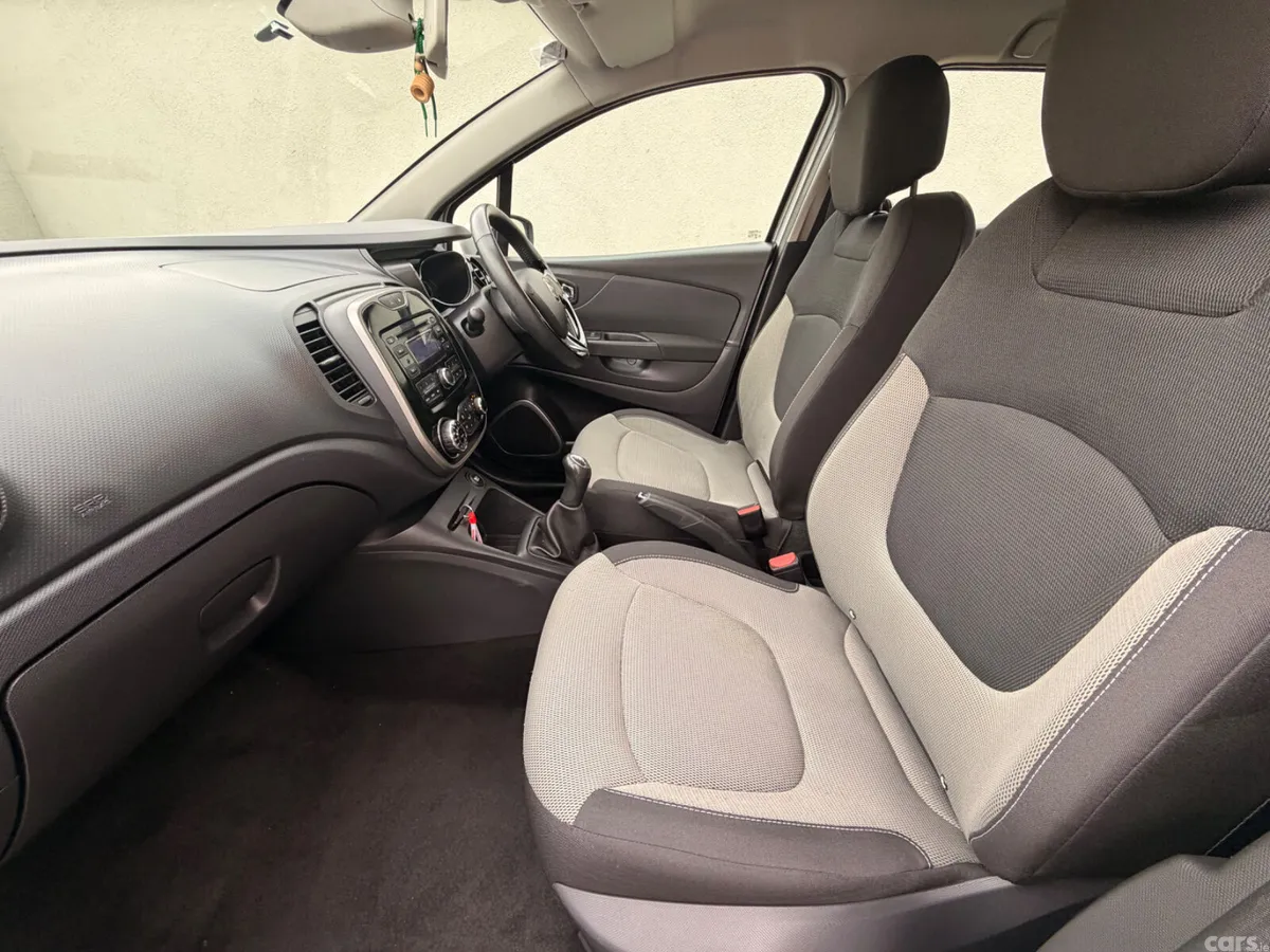 Renault Captur Hatchback, Diesel, 2014, Silver