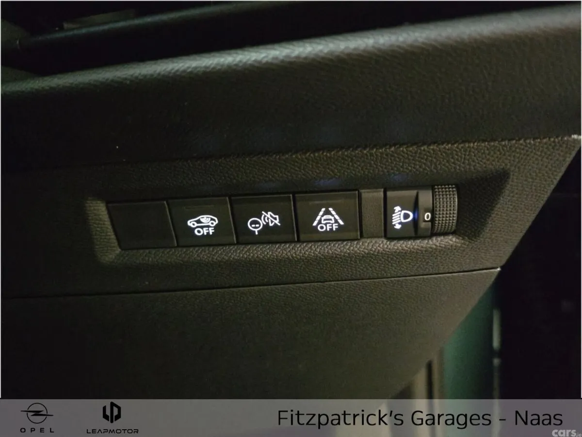 Opel Frontera SUV, Petrol Hybrid, 2026, Green
