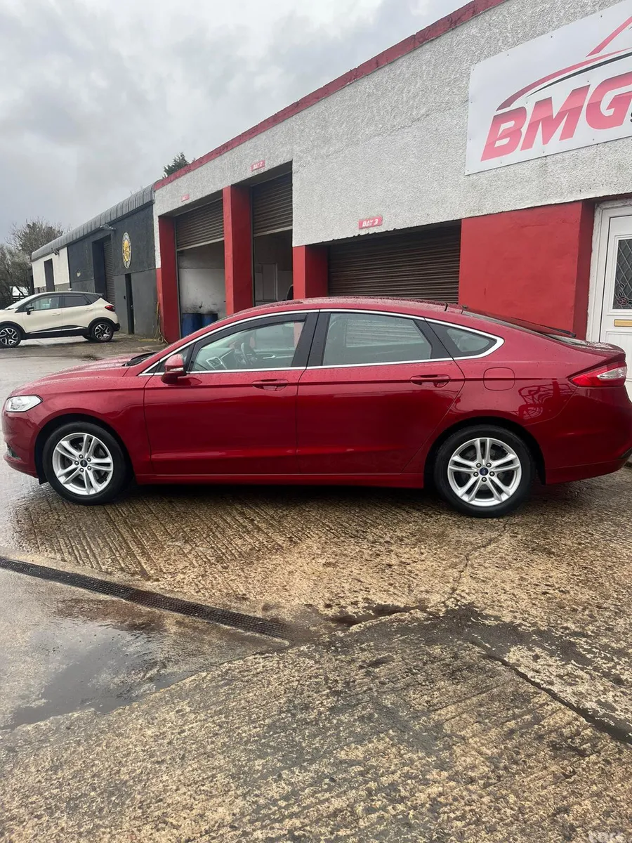 Ford Mondeo Hatchback, Diesel, 2019, Red