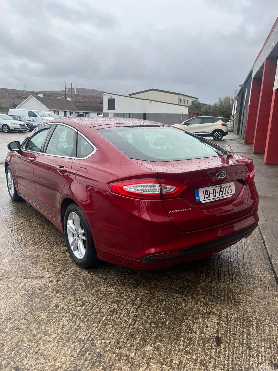 Ford Mondeo Hatchback, Diesel, 2019, Red
