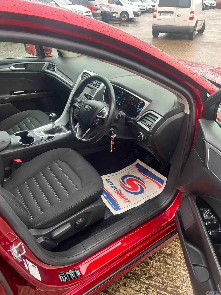 Ford Mondeo Hatchback, Diesel, 2019, Red