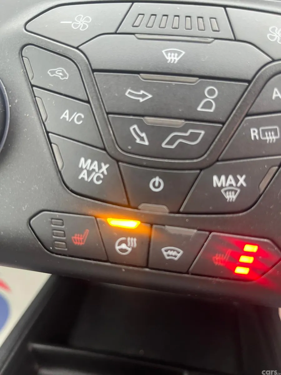 Ford Mondeo Hatchback, Diesel, 2019, Red