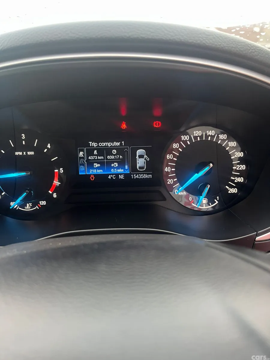 Ford Mondeo Hatchback, Diesel, 2019, Red