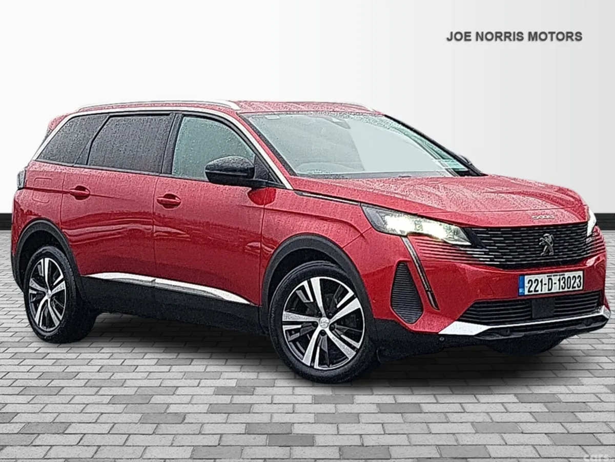 Peugeot 5008 MPV, Diesel, 2022, Red
