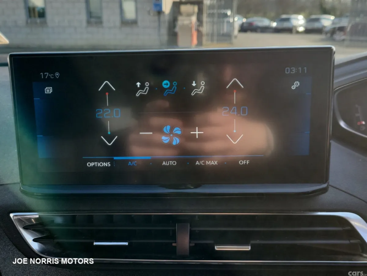 Peugeot 5008 SUV, Petrol, 2023, Red