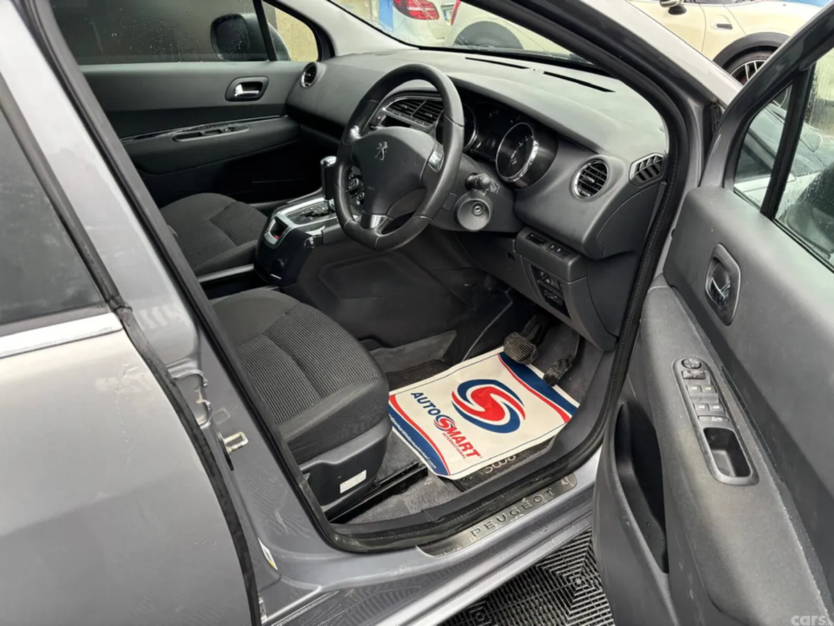Peugeot 5008 MPV, Petrol, 2014, Grey