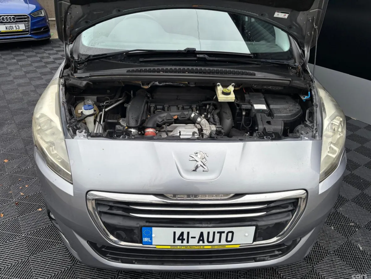 Peugeot 5008 MPV, Petrol, 2014, Grey