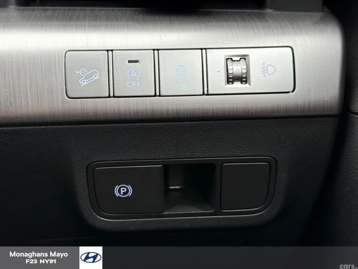 Hyundai KONA MPV, Petrol, 2024, Black