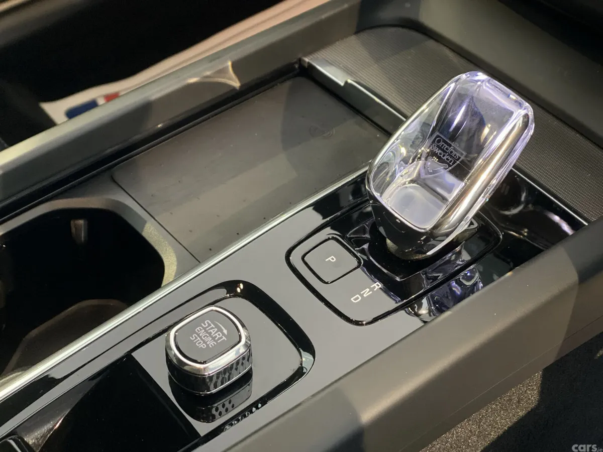 Volvo XC60 SUV, Diesel Hybrid, 2023, Red