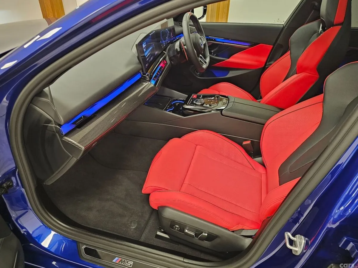 BMW M5 Saloon, Petrol Plug-in Hybrid, 2025, Blue
