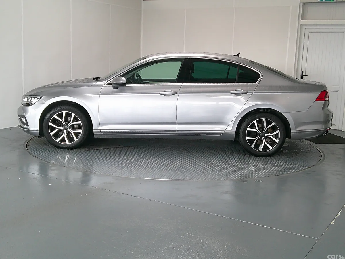 Volkswagen Passat Saloon, Diesel, 2022, Grey