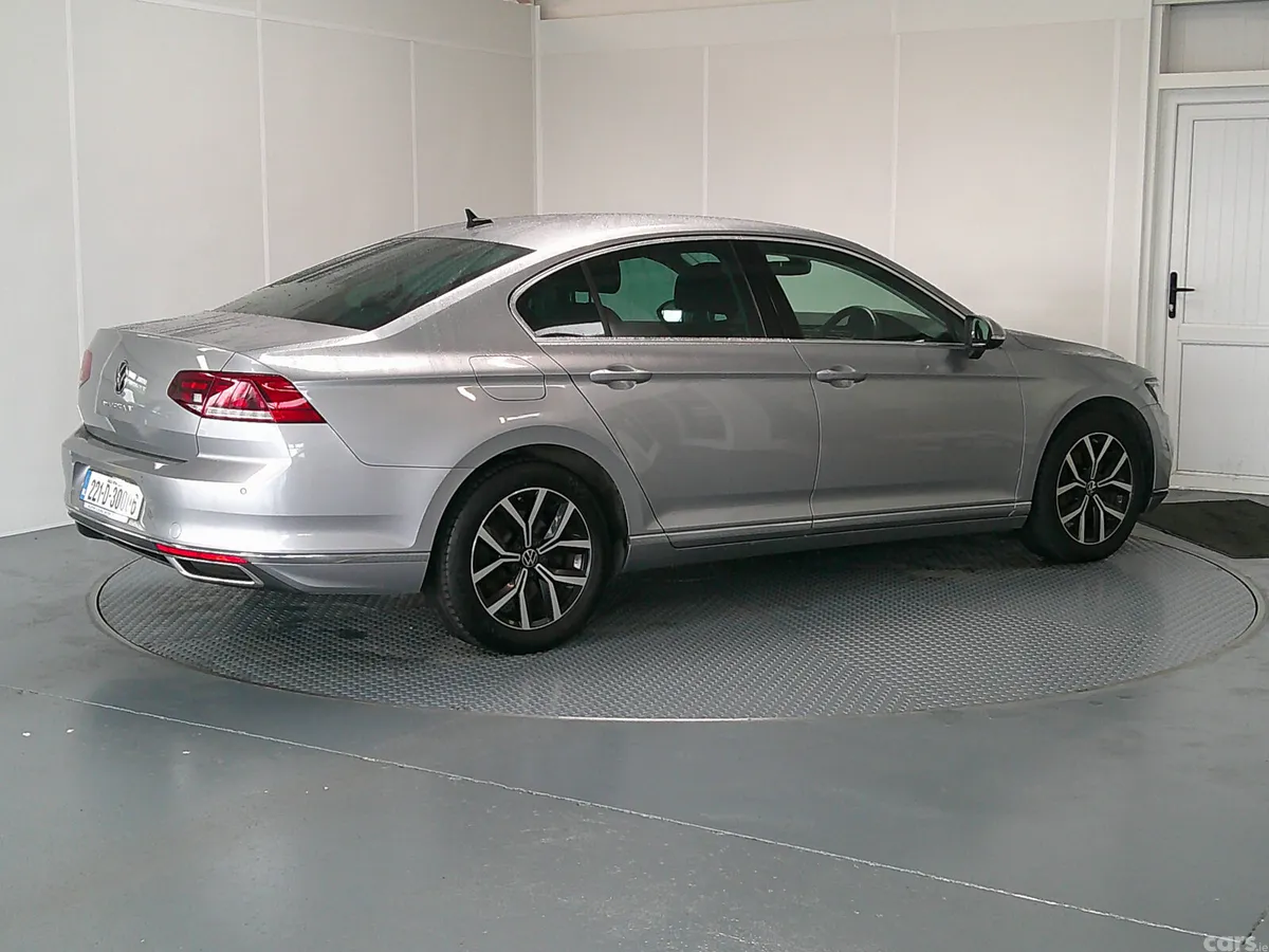 Volkswagen Passat Saloon, Diesel, 2022, Grey