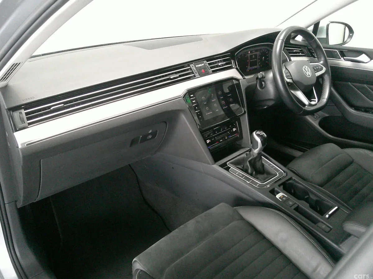 Volkswagen Passat Saloon, Diesel, 2022, Grey