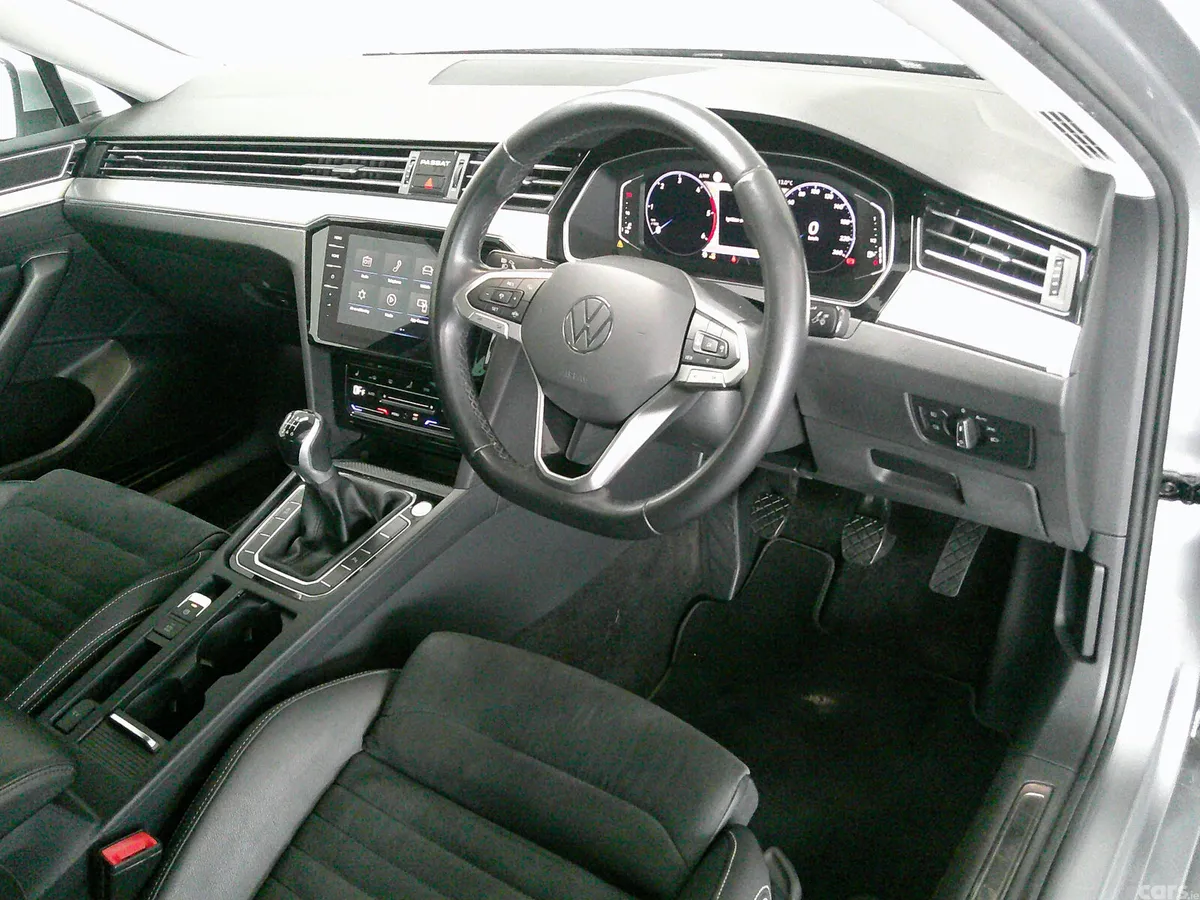 Volkswagen Passat Saloon, Diesel, 2022, Grey