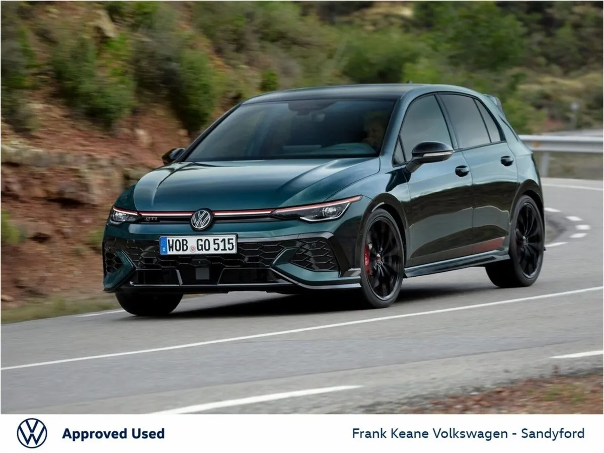 Volkswagen Golf Hatchback, Petrol, 2027, Red