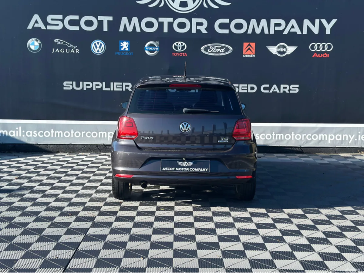 Volkswagen Polo Hatchback, Petrol, 2015, Purple