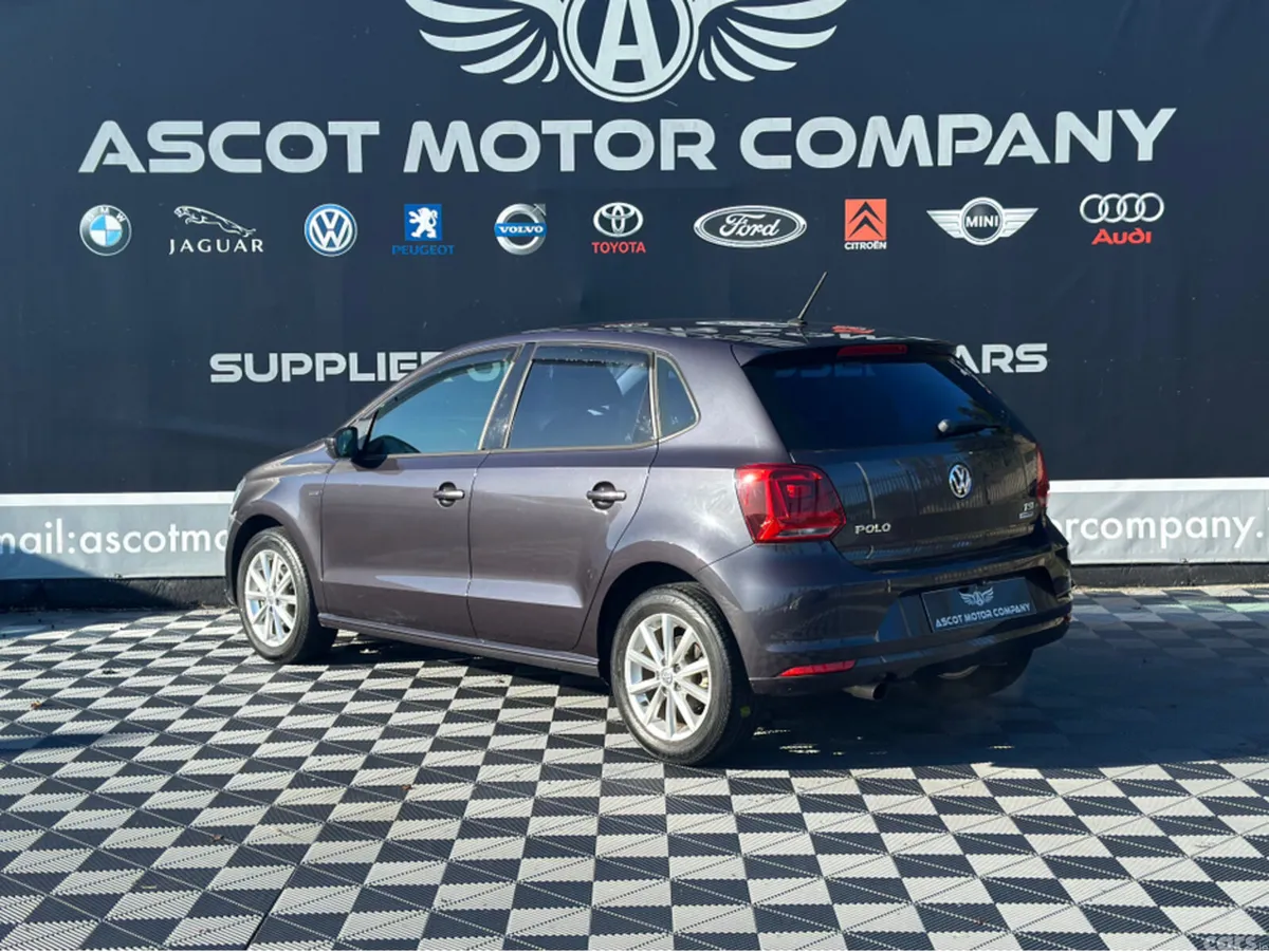 Volkswagen Polo Hatchback, Petrol, 2015, Purple