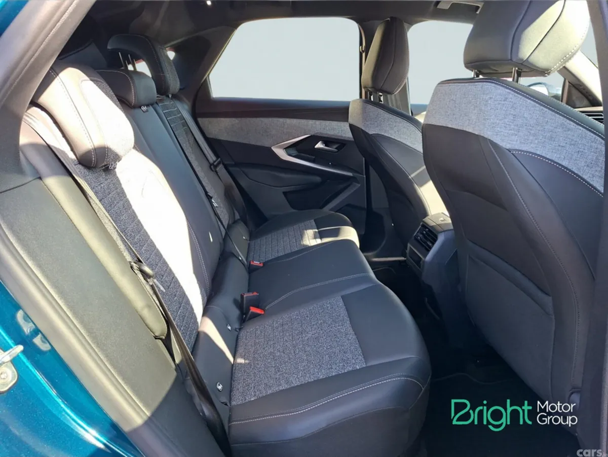 Peugeot 3008 MPV, Petrol, 2025, Blue