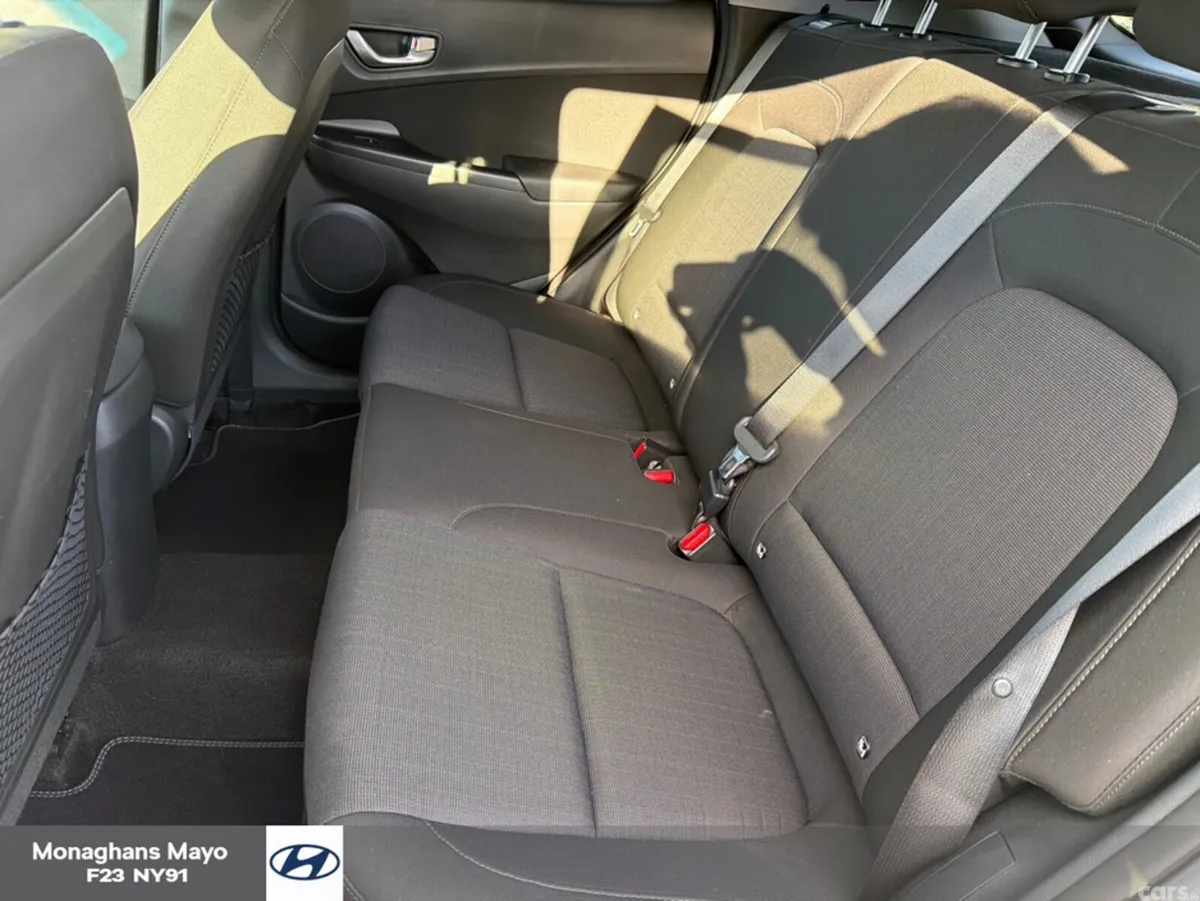 Hyundai KONA MPV, Petrol, 2022, White