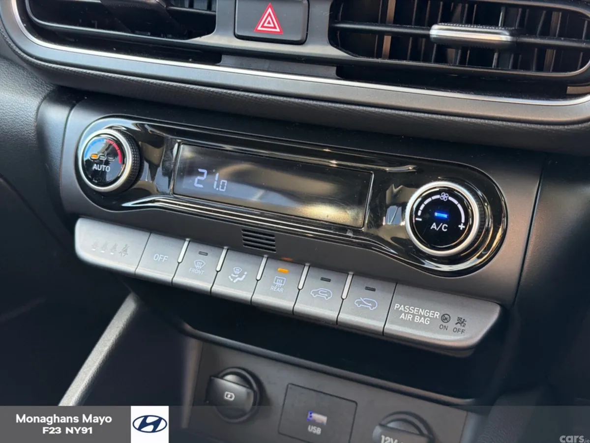 Hyundai KONA MPV, Petrol, 2022, White