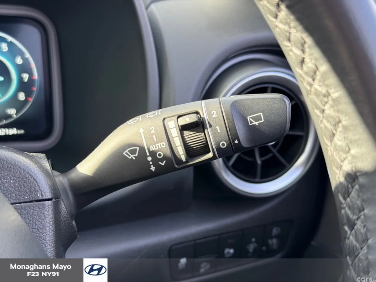 Hyundai KONA MPV, Petrol, 2022, White