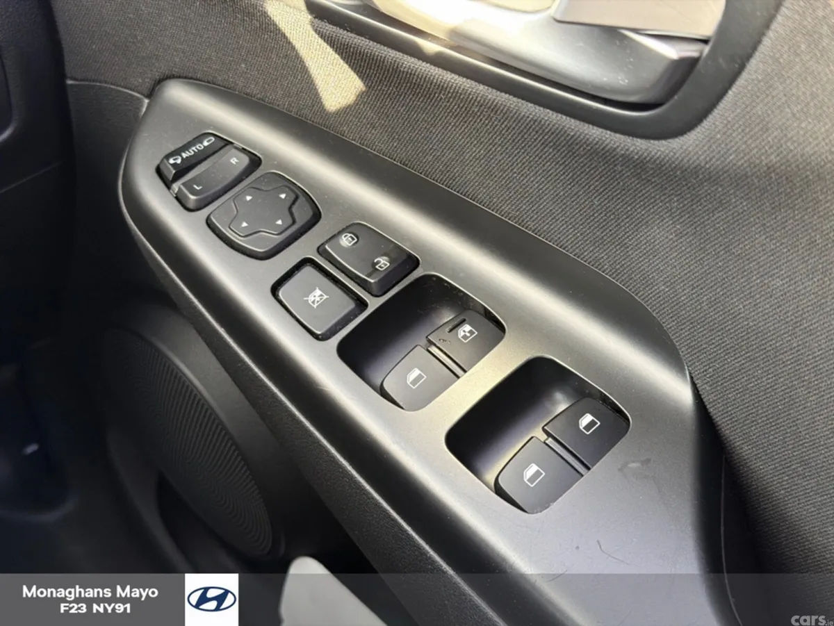 Hyundai KONA MPV, Petrol, 2022, White