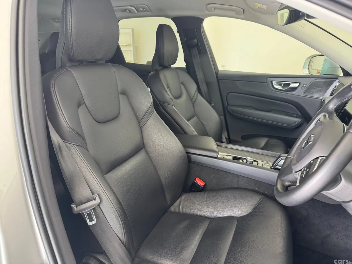 Volvo XC60 SUV, Diesel, 2021, Grey