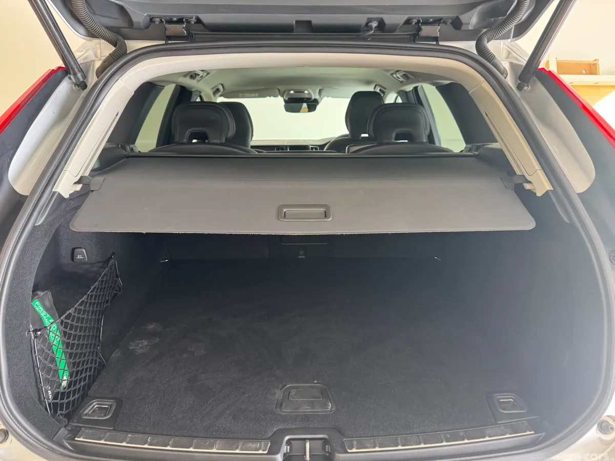 Volvo XC60 SUV, Diesel, 2021, Grey