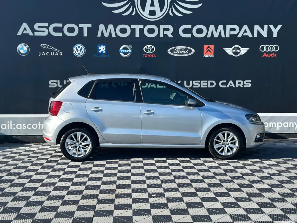 Volkswagen Polo Hatchback, Petrol, 2015, Silver