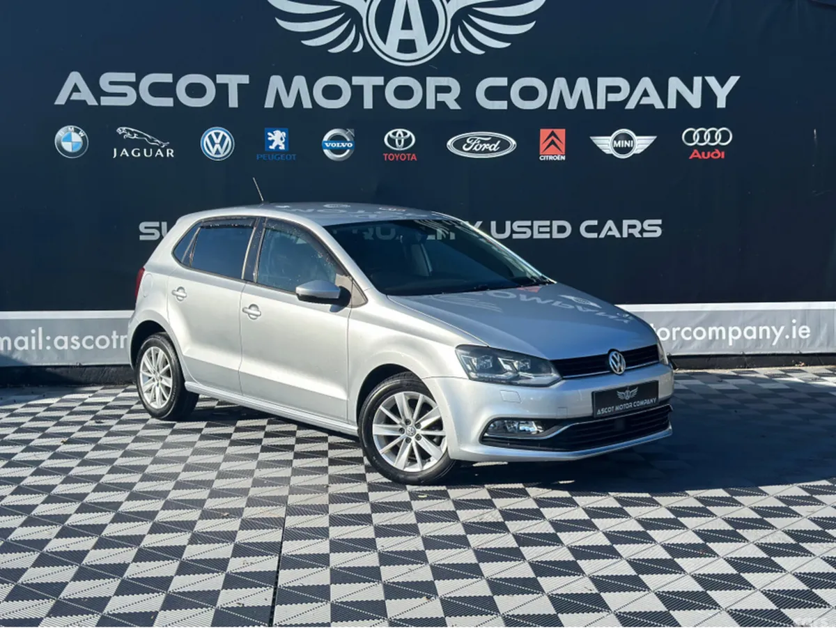 Volkswagen Polo Hatchback, Petrol, 2015, Silver