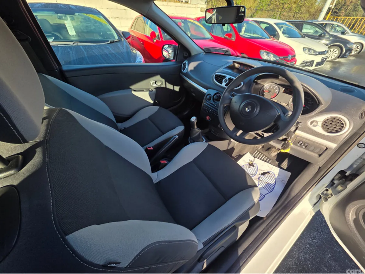 Renault Clio Hatchback, Unknown, 2012, White