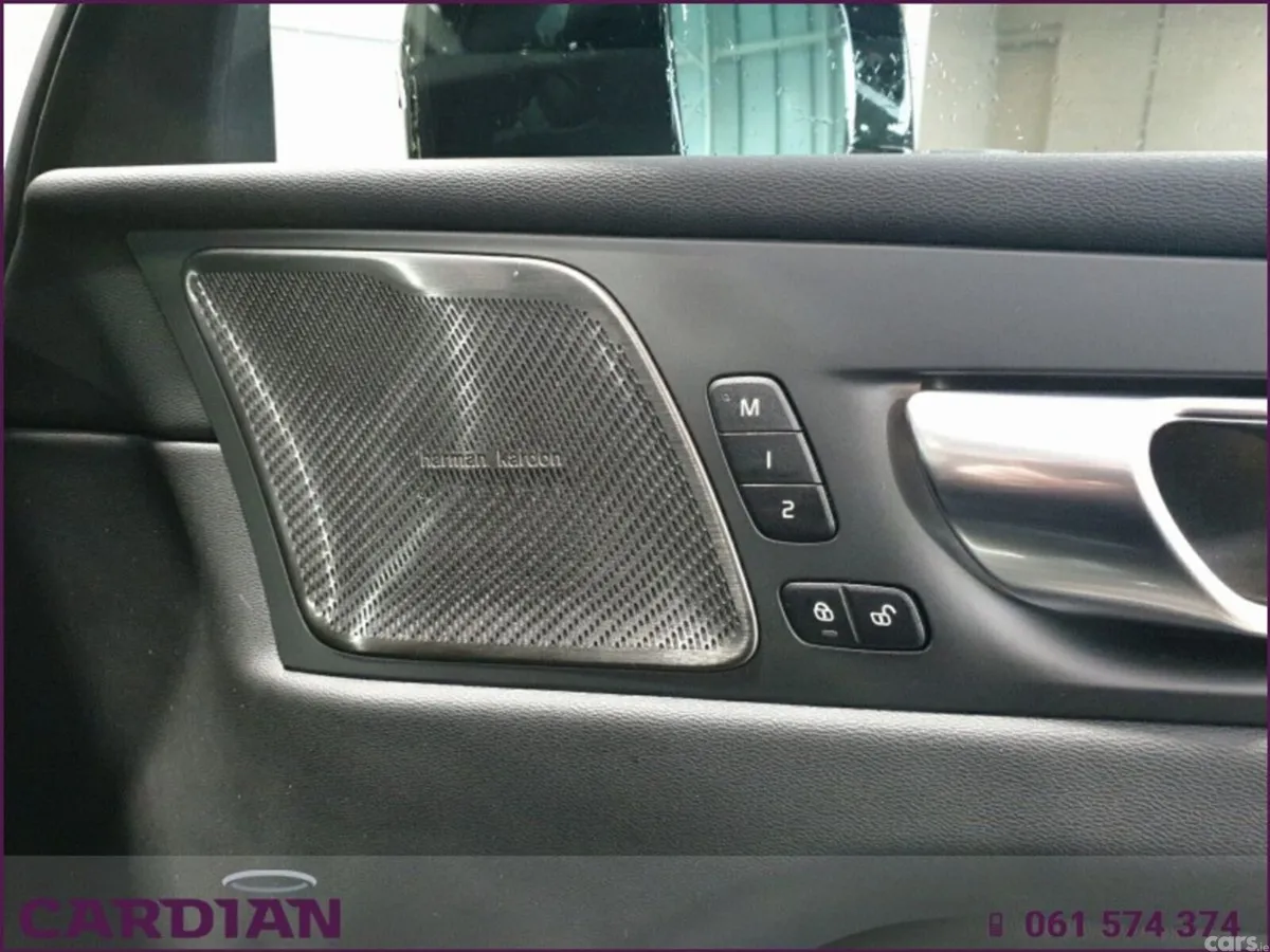 Volvo XC60 SUV, Petrol Hybrid, 2025, Grey