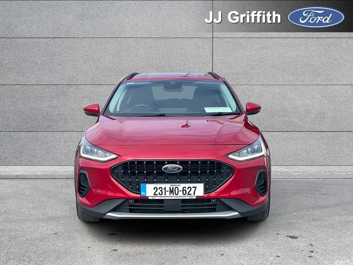 Ford Focus Hatchback, Petrol, 2023, Red