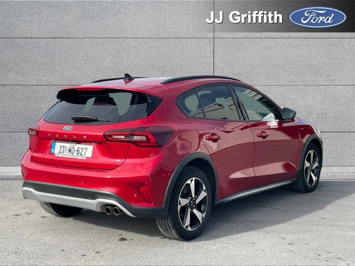 Ford Focus Hatchback, Petrol, 2023, Red