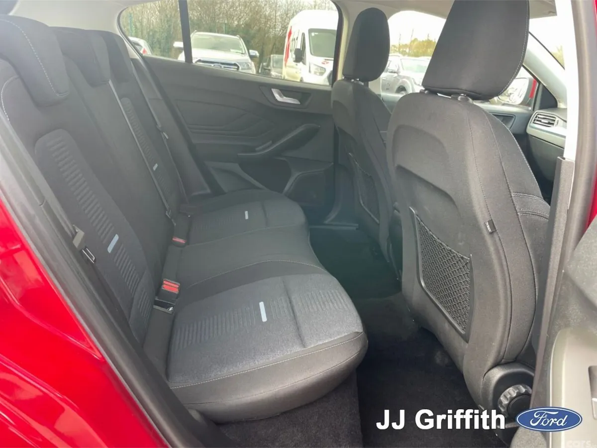 Ford Focus Hatchback, Petrol, 2023, Red