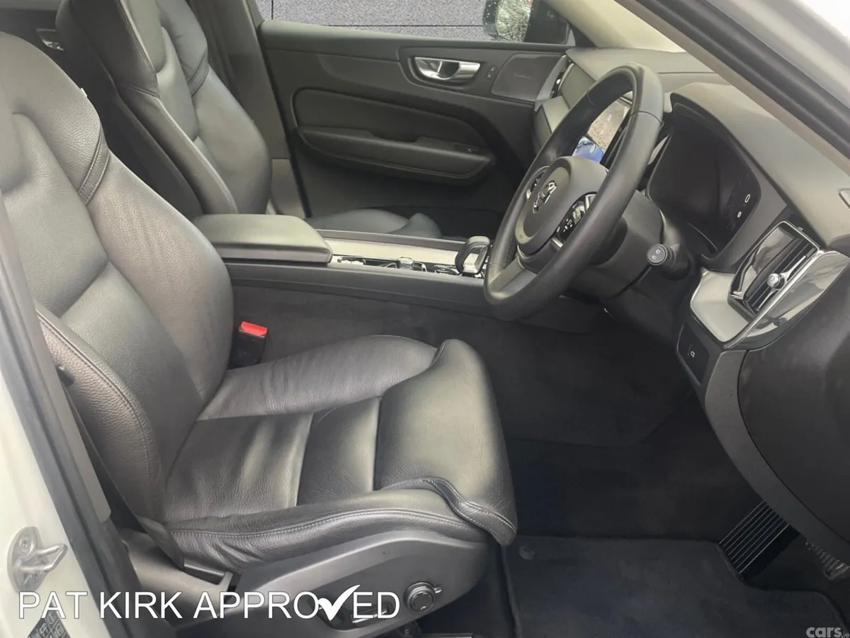 Volvo XC60 Estate, Diesel, 2023, White