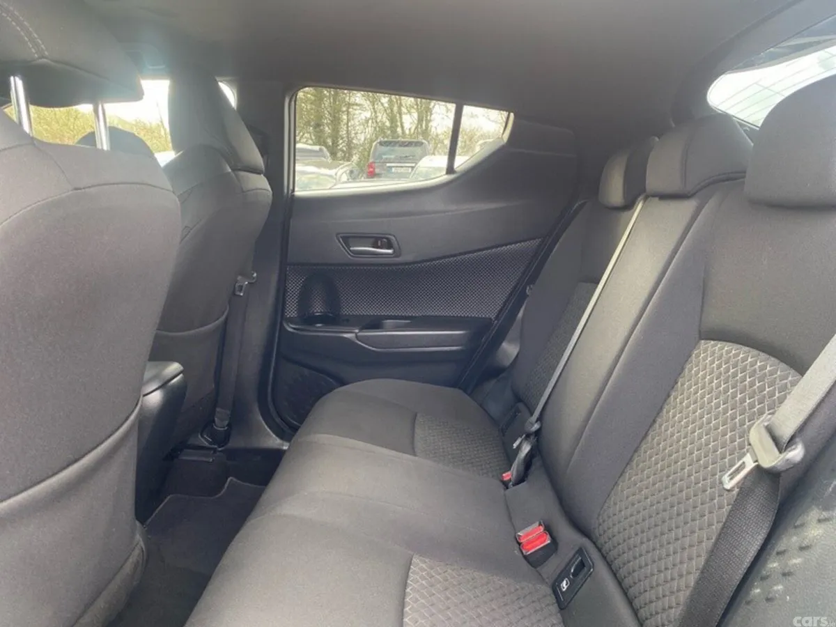 Toyota C-HR SUV, Petrol Hybrid, 2023, Grey