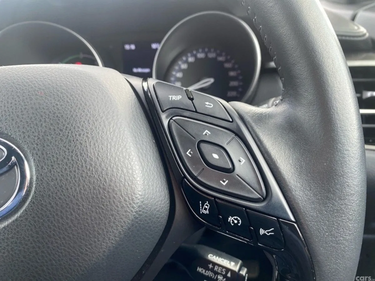 Toyota C-HR SUV, Petrol Hybrid, 2023, Grey