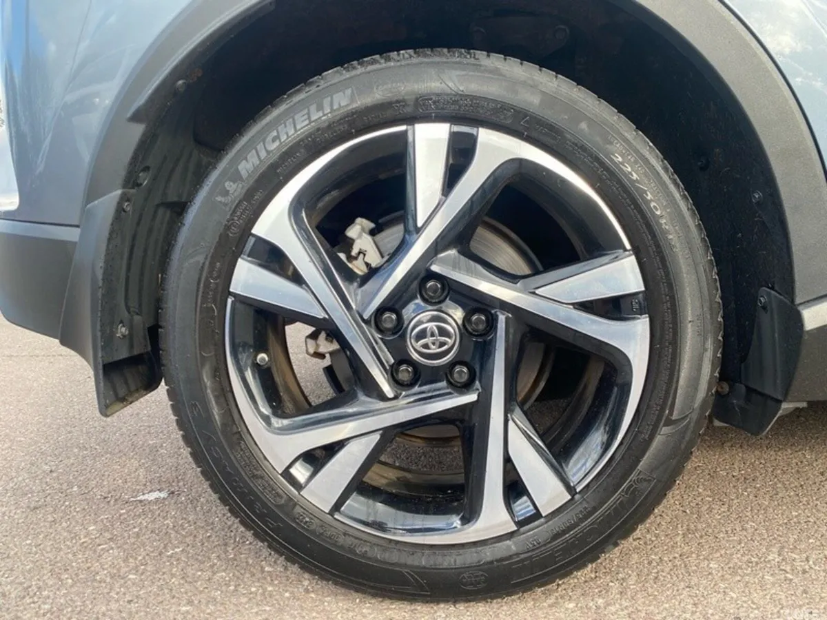 Toyota C-HR SUV, Petrol Hybrid, 2023, Grey