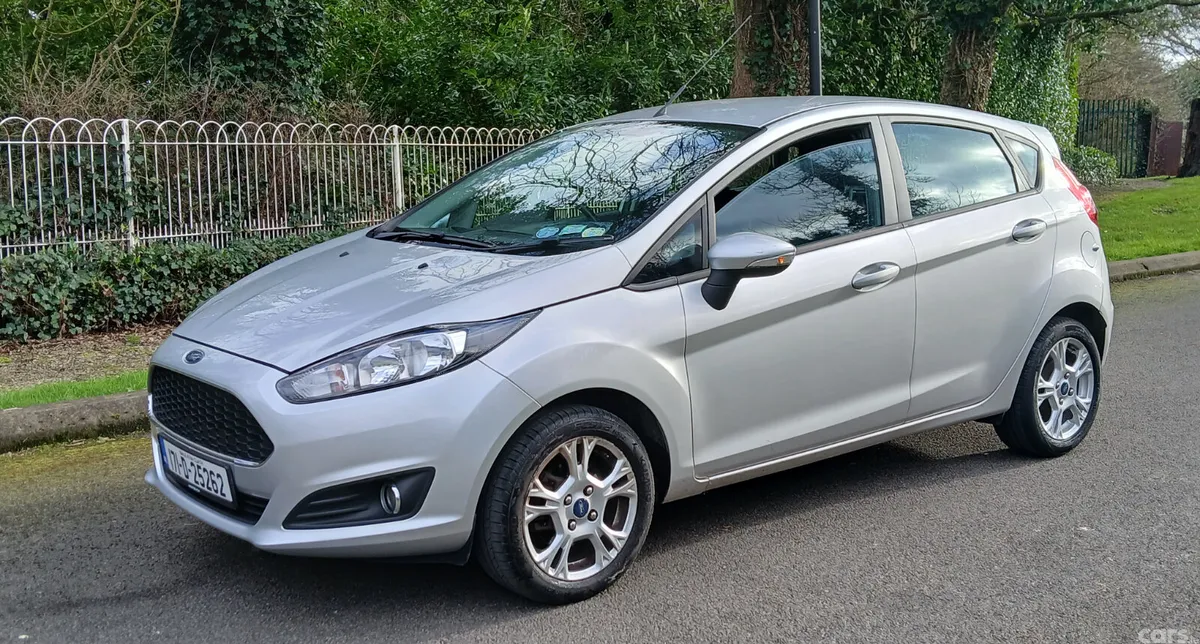 Ford Fiesta Hatchback, Petrol, 2017, Silver