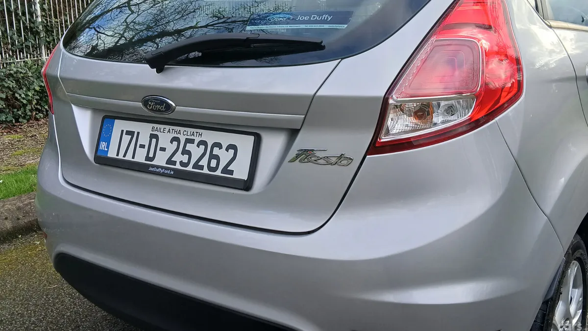 Ford Fiesta Hatchback, Petrol, 2017, Silver