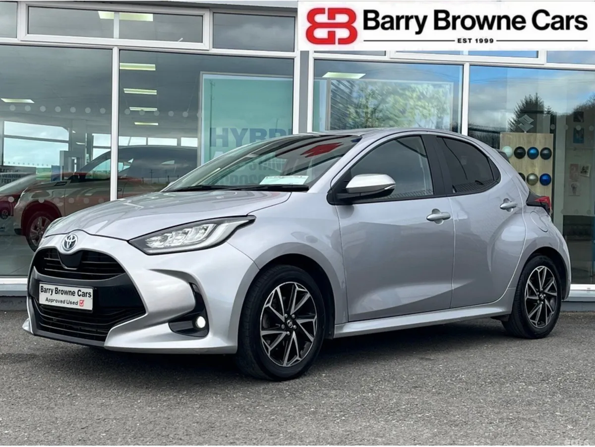 Toyota Yaris Hatchback, Petrol Hybrid, 2023, Silver