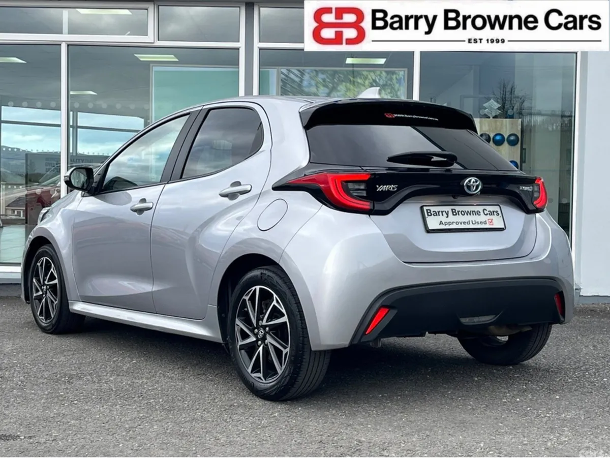 Toyota Yaris Hatchback, Petrol Hybrid, 2023, Silver