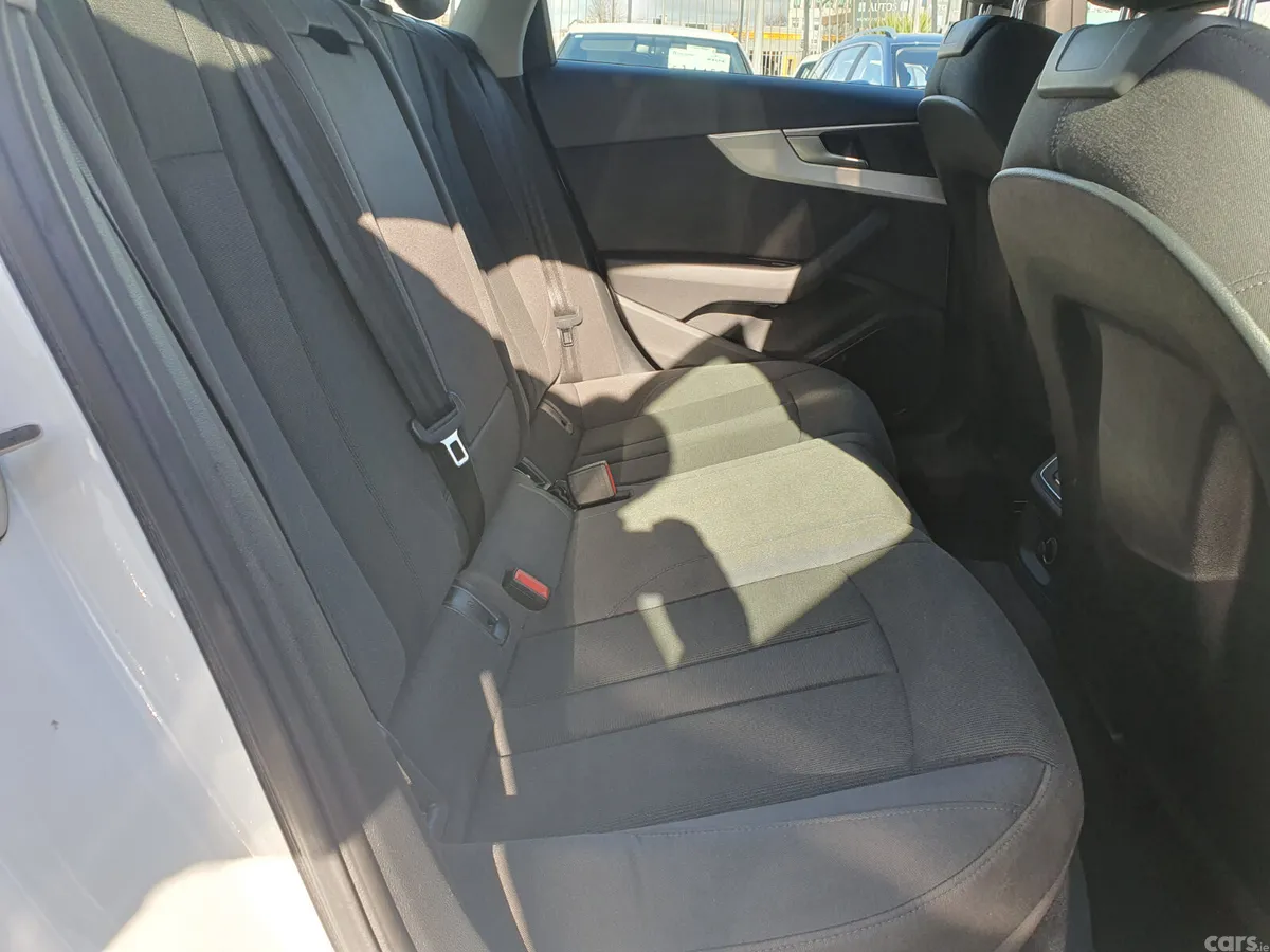 Audi A4 Saloon, Petrol, 2016, White