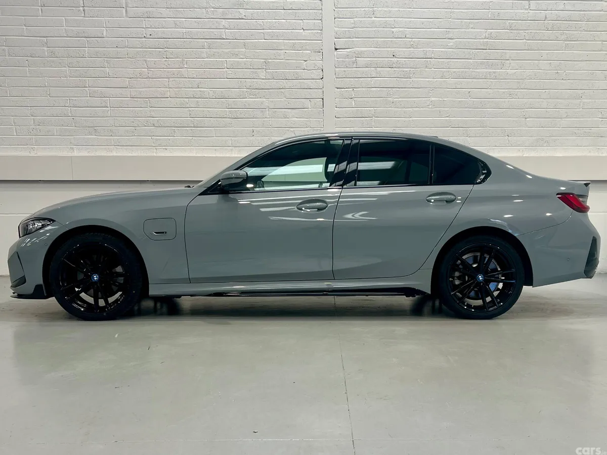 BMW 3-Series Saloon, Petrol Plug-in Hybrid, 2023, Grey