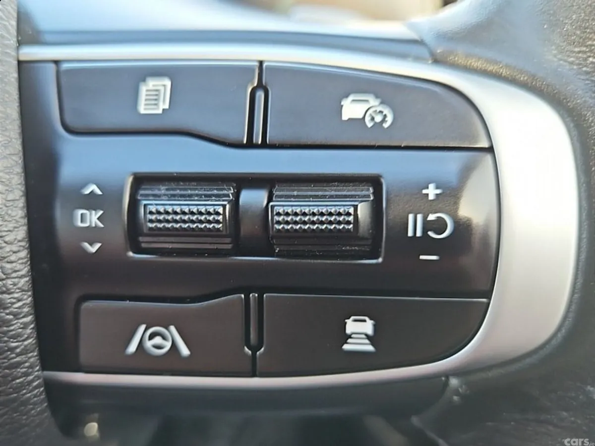 Kia Sportage SUV, Petrol Plug-in Hybrid, 2023, Red
