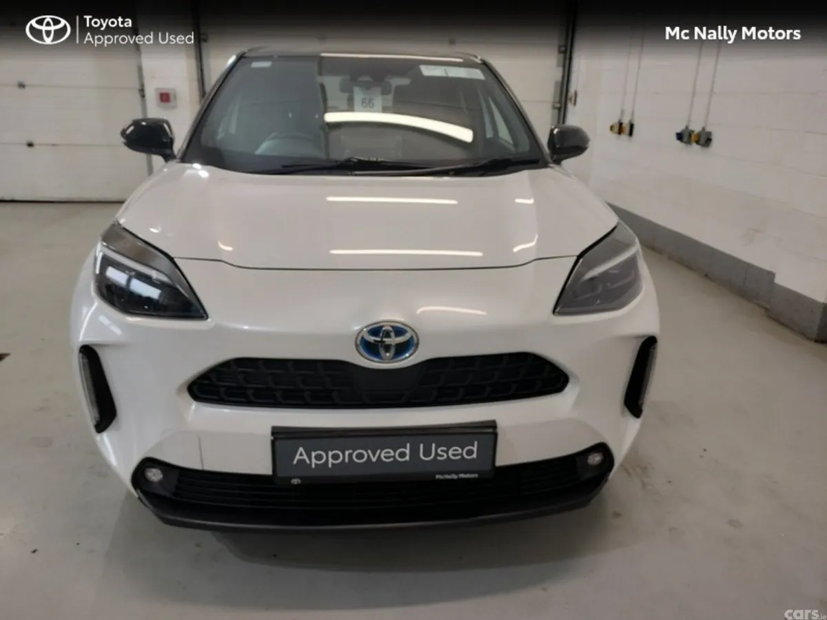 Toyota Yaris Cross Hatchback, Petrol Hybrid, 2023, White