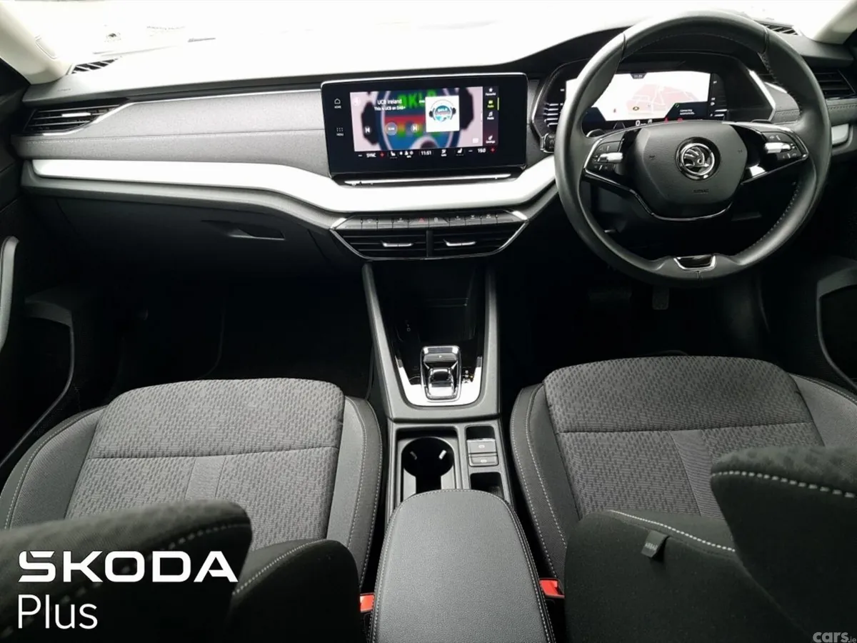 Skoda Octavia Saloon, Diesel, 2024, Grey