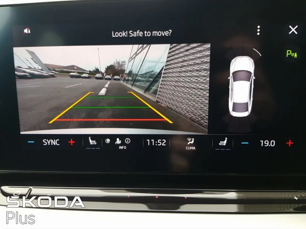 Skoda Octavia Saloon, Diesel, 2024, Grey