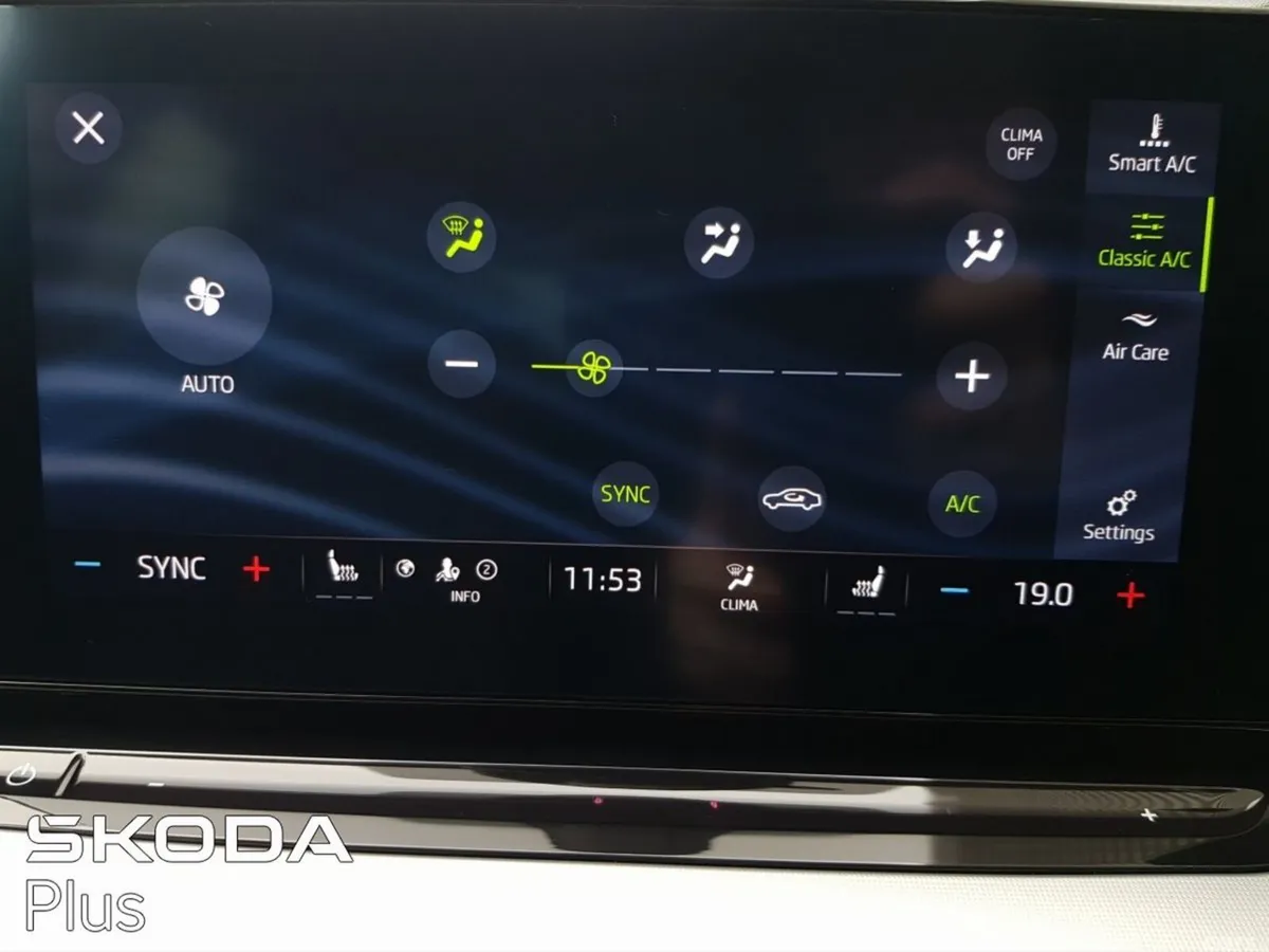 Skoda Octavia Saloon, Diesel, 2024, Grey